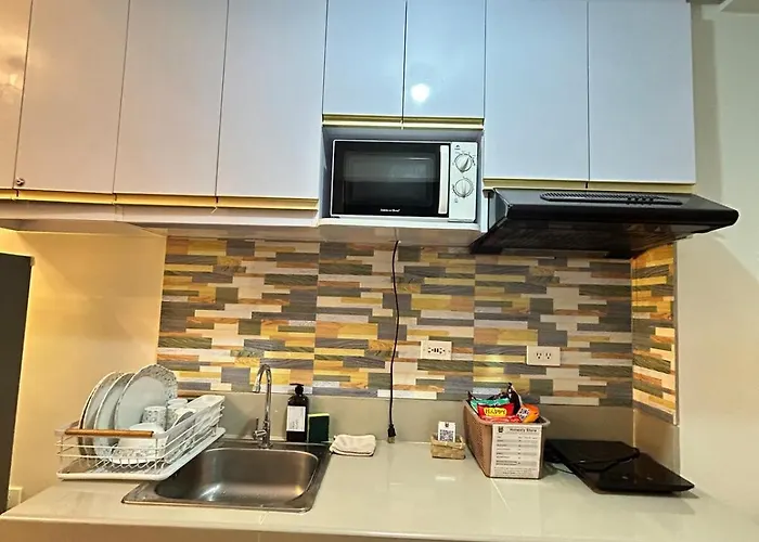 Spacious 1br - Afterwork Staycation Unit - 8pm Chekin
