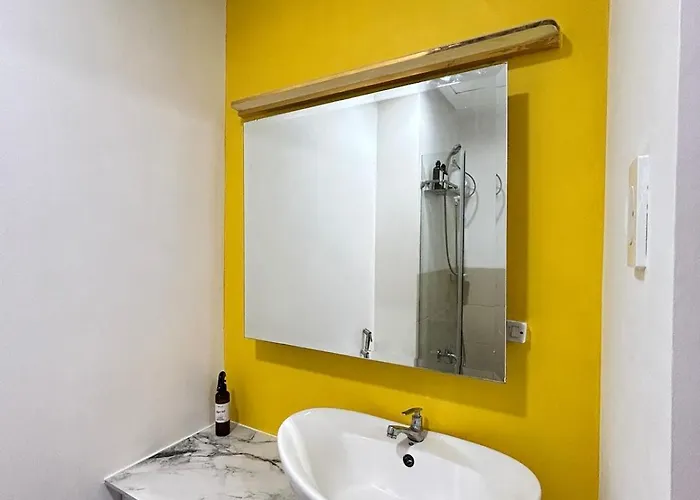 Spacious 1br - Afterwork Staycation Unit - 8pm Chekin Aparthotel *