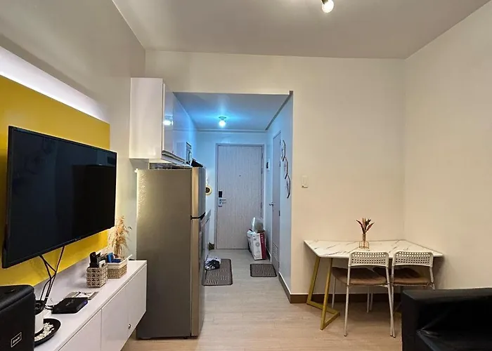 Aparthotel Spacious 1br - Afterwork Staycation Unit - 8pm Chekin Manila