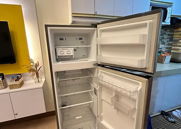 Spacious 1br - Afterwork Staycation Unit - 8pm Chekin Aparthotel