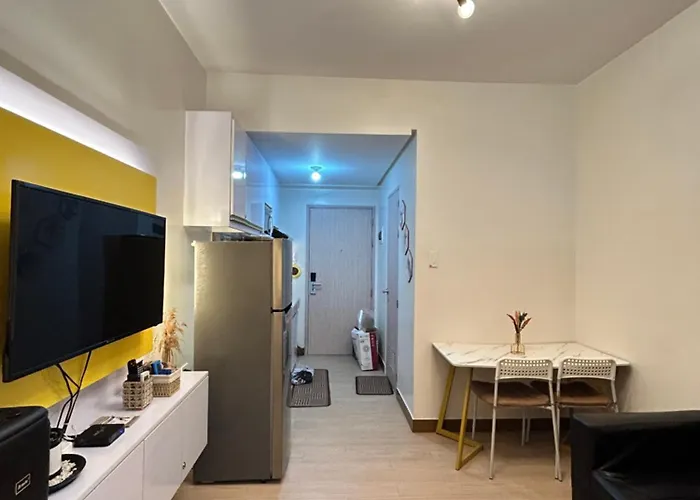 Spacious 1br - Afterwork Staycation Unit - 8pm Chekin *