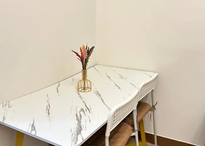 Spacious 1br - Afterwork Staycation Unit - 8pm Chekin Aparthotel *